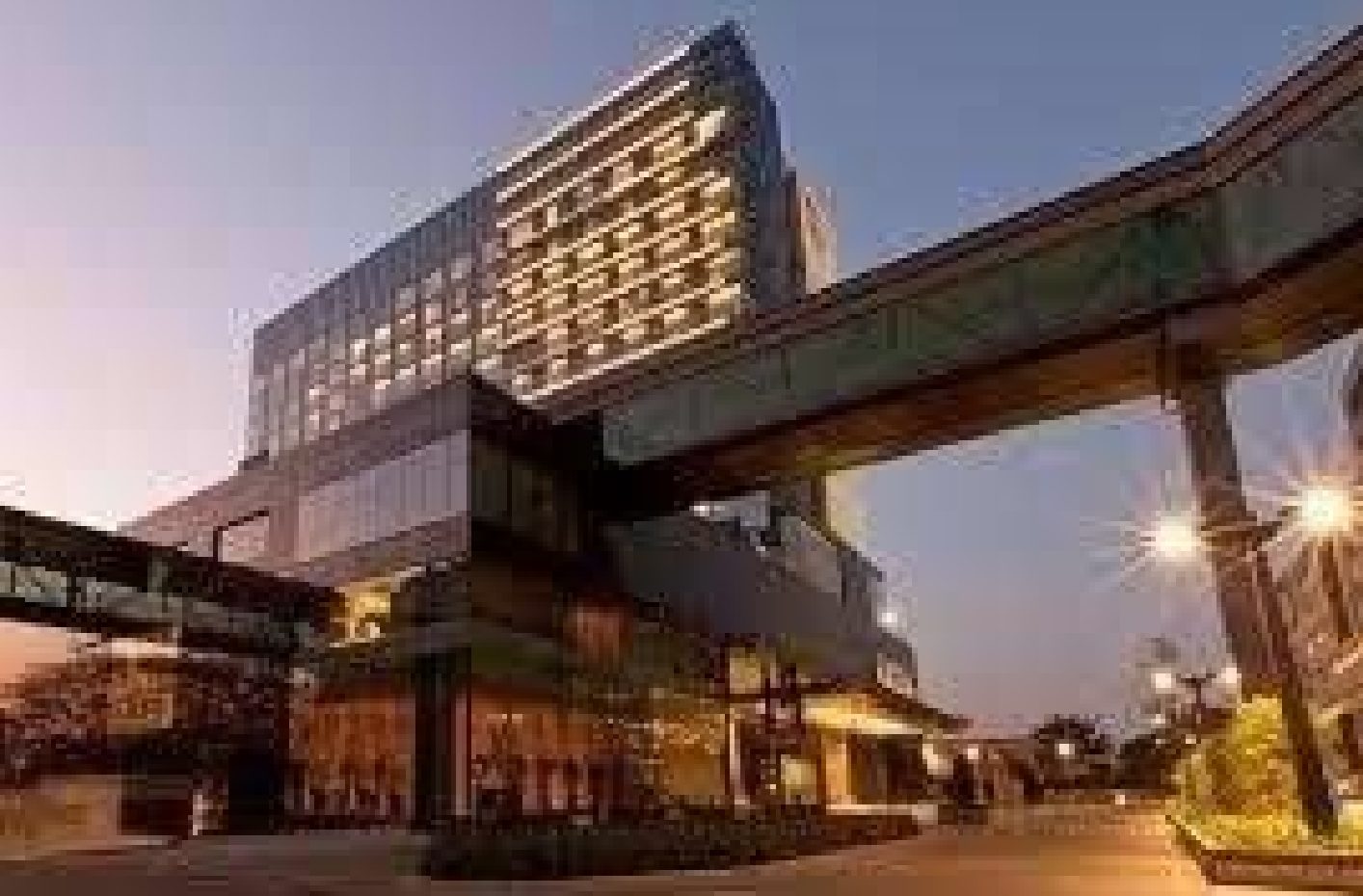 Sheraton Grand Bengaluru at dusk
